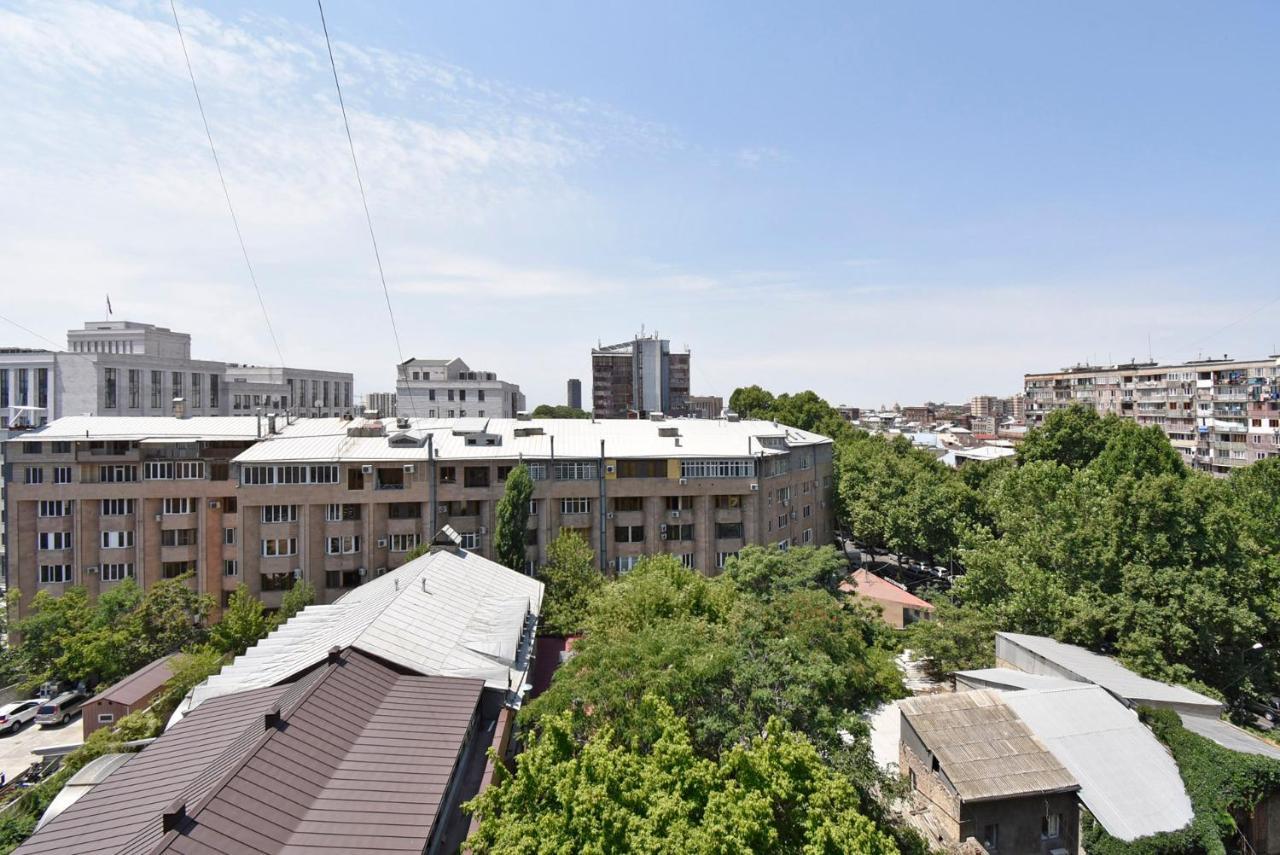 Magical Studio at Republic Square Apartment Erevan Exterior foto